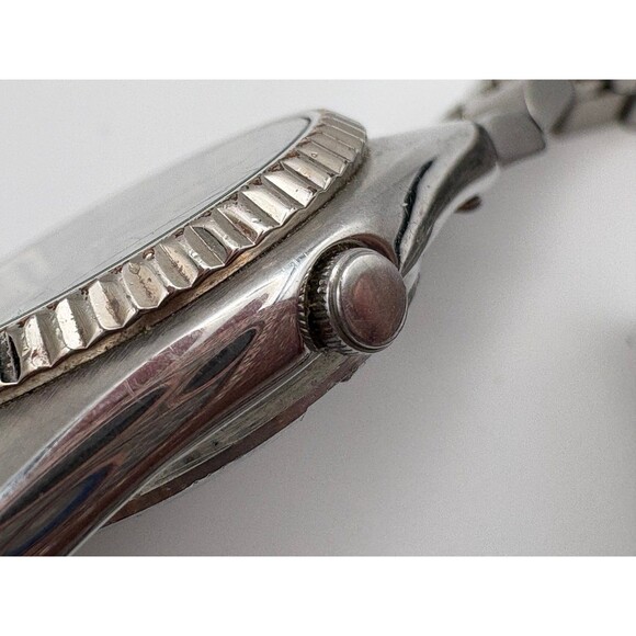 Vintage Seiko Quartz 7N83-0041 - Black Sunburst Dial main image 8
